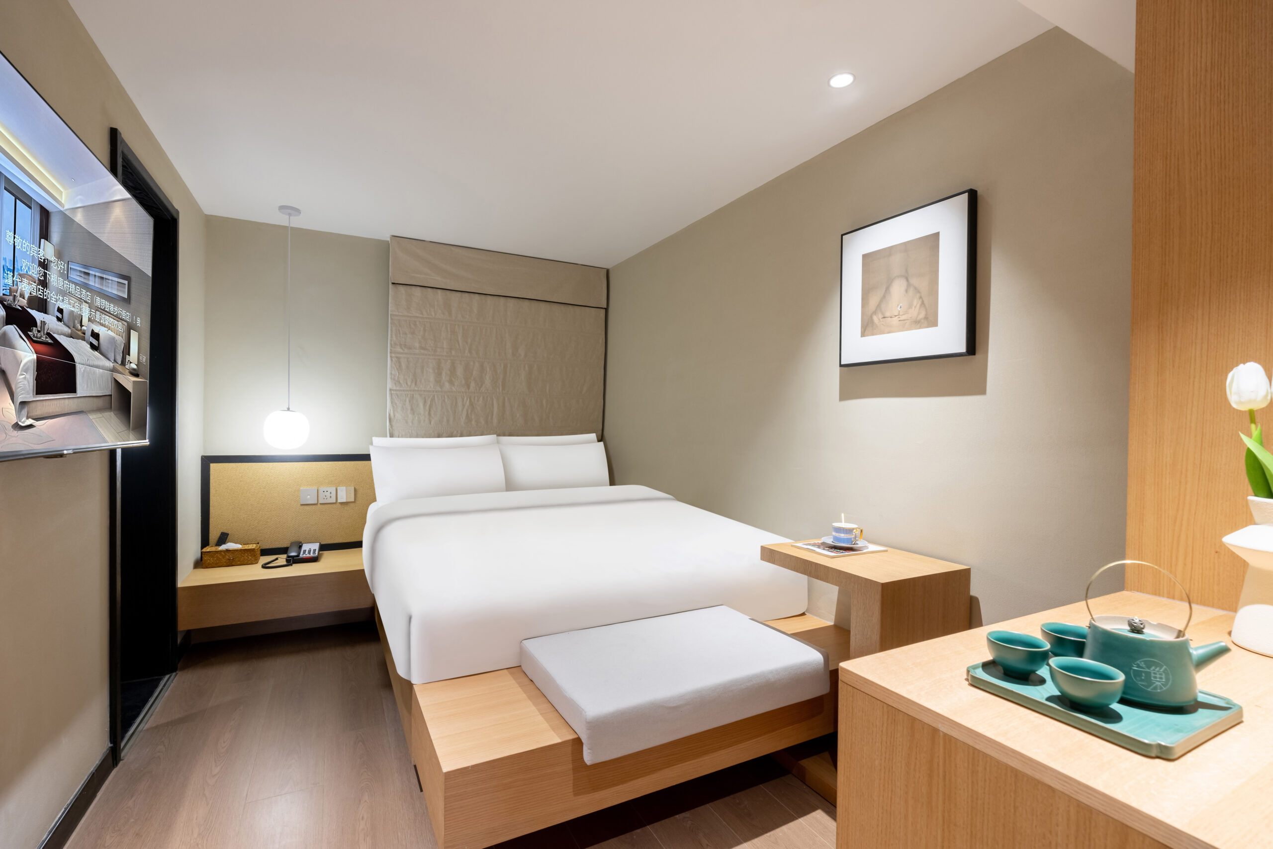 Economy Small Double Room with One King Bed - Image 6